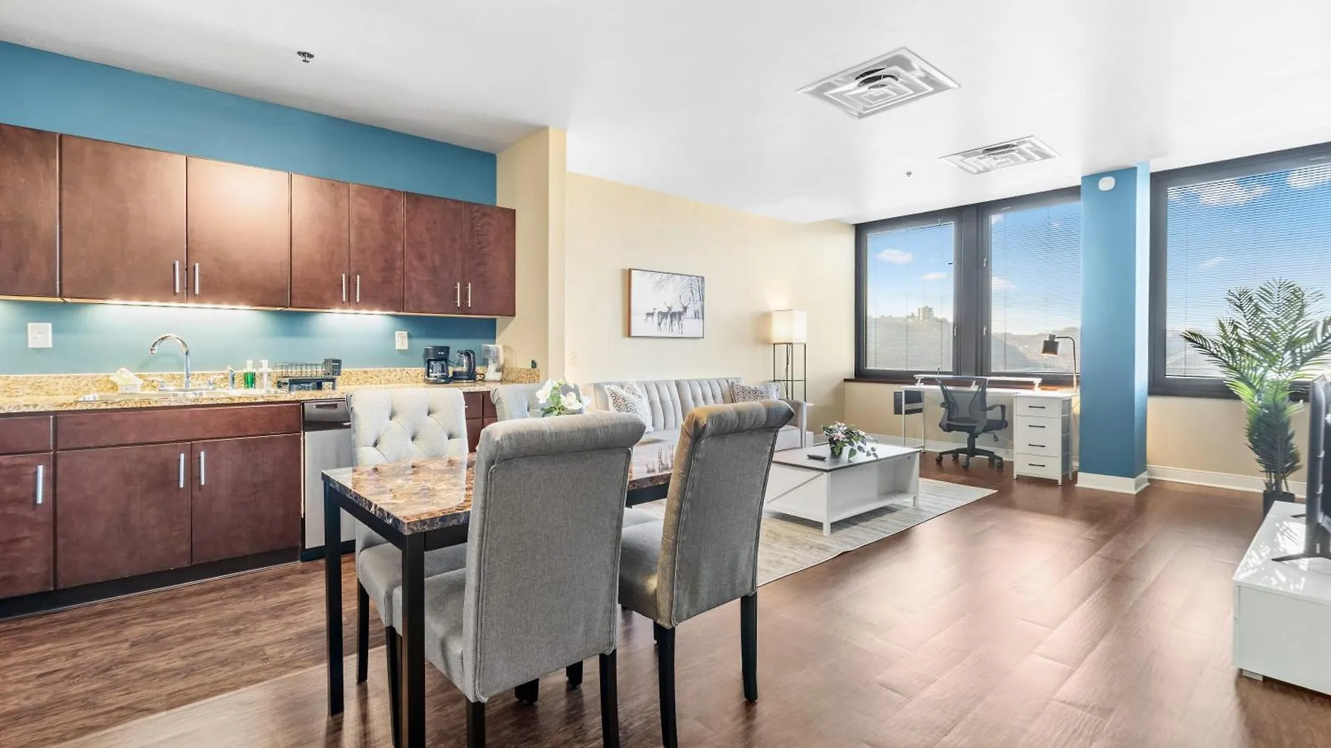 Luxury High Rise 1Bd River Views Downtown Pittsburgh 0*,